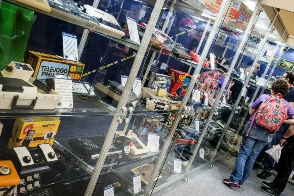 Exposição de consoles históricos na Retrocon